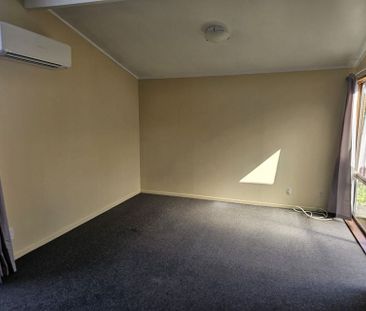 Charming 2BR Unit in Whanganui - Photo 2