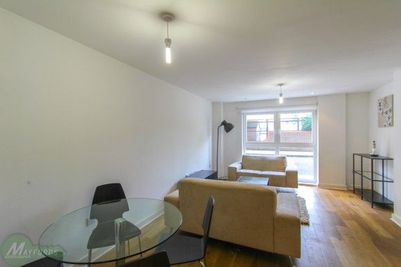 2 bed flat - Photo 1
