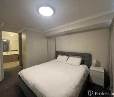 LOW MAINTENANCE - Photo 5