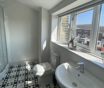 Hough Lane (room 4), Bramley, Leeds - Photo 2