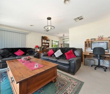 Charming Family Home in Tranquil Location with Out Door Pool. - Photo 2