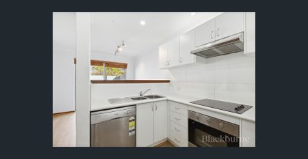 Charming and Updated Villa in Perfect Location - Photo 4