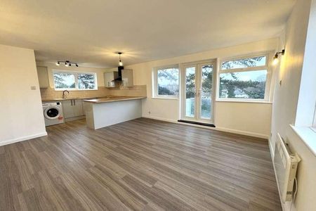 Woking, Surrey, GU22 - Photo 3