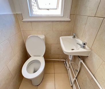 Room in a Shared Flat, Claremont Road, W9 - Photo 3