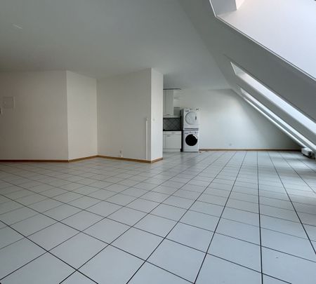 AU COEUR DE LA VILLE APPARTEMENT DE 4.5 PIECES MANSARDÉ - Foto 3