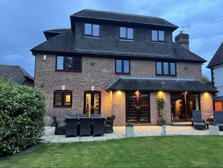 7 bedroom detached house to rent - Photo 3