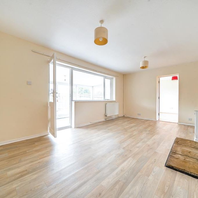 5 bedroom end of terrace house to rent - Photo 1