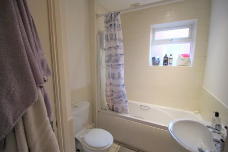 1 Bed Flat, Cardigan Road, LS6 - Photo 5