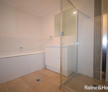 Modern 4-Bedroom Duplex in Convenient Nowra Location - Photo 6