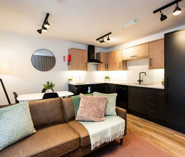 1 bedroom in a flat share to rent - Photo 3