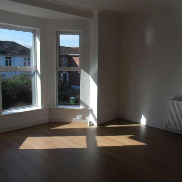 Waterloo Road, SO15 - Photo 1