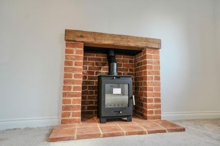 3 bedroom semi-detached house to rent - Photo 3