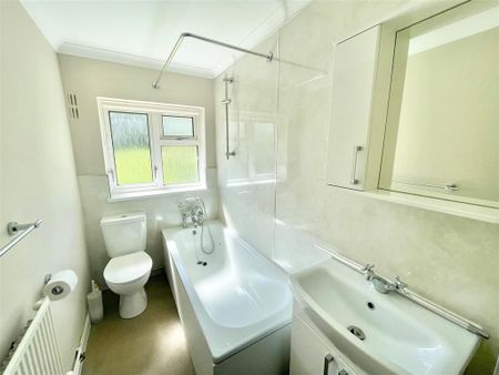 2 bedroom flat to rent - Photo 5