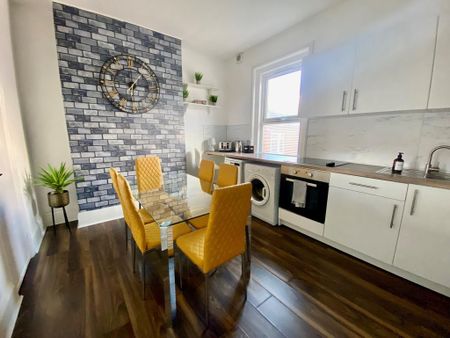 2 bedroom apartment to rent - Photo 4