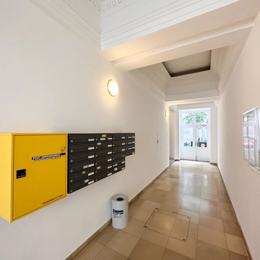 Sonnendurchflutete DACHGESCHOSS-Wohnung nahe KUTSCHKERMARKT | 5 min Fußweg zur U6 Station Michelbeuern AKH - Photo 1