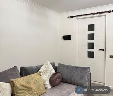 1 bedroom semi-detached house to rent - Photo 3