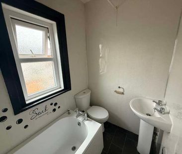 Larbreck Avenue, Blackpool, FY3 - Photo 3