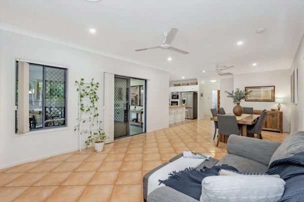 Entertainers Delight! - Photo 1