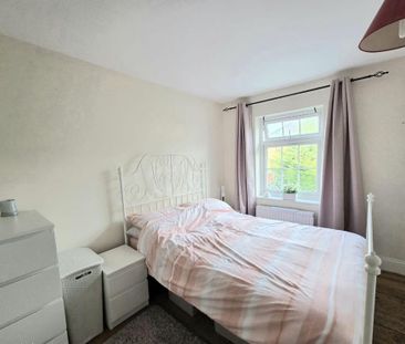 2 bedroom end of terrace house to rent - Photo 2