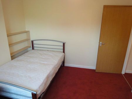 4 bedroom terraced house to rent - Photo 4