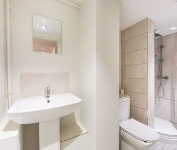 Hartley Avenue, Woodhouse, Leeds - Photo 2