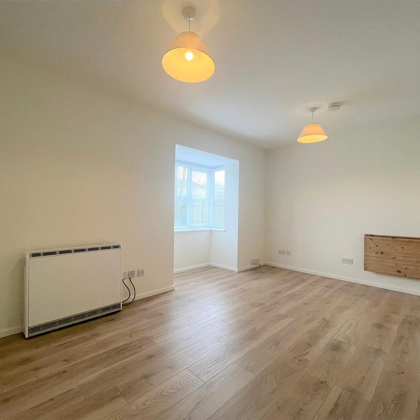 Clarkes Drive, Uxbridge, Middlesex, UB8 - Photo 1