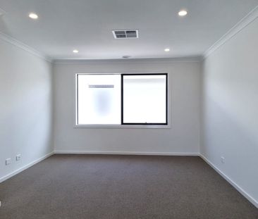 108 Odyssey Bvd, Tarneit, Vic 3029 - Photo 3