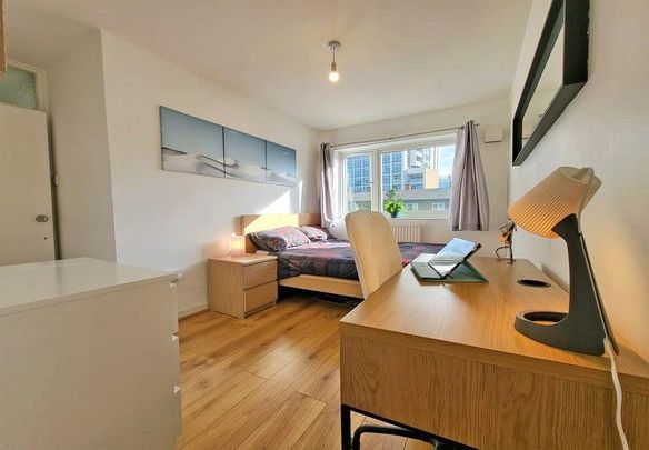 4 bedroom flat share to rent - Photo 1