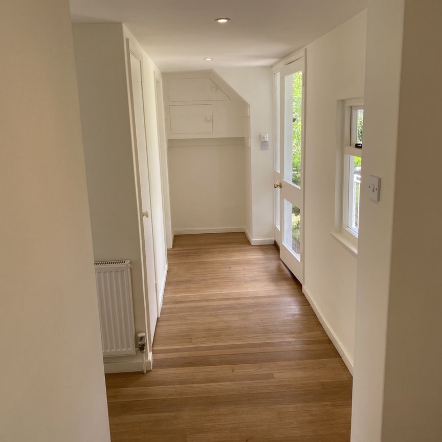 Three Bedroom Apartment for Rent in Rogate - Photo 1