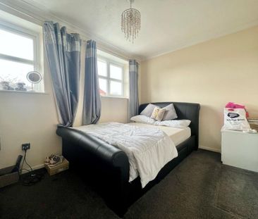 2 bedroom semi-detached house to rent - Photo 5