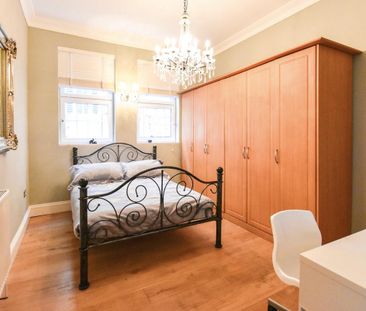 Ballards Lane, London, N12 - Photo 1