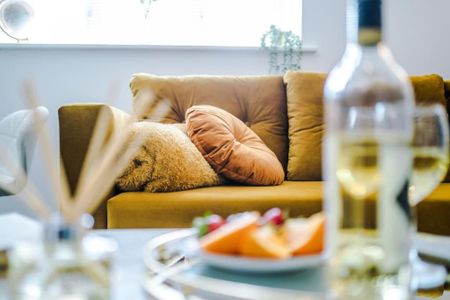 2 Bed Flat, Viaduct Road, LS4 - Photo 3