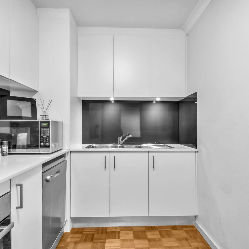Modern Comfort Meets Urban Convenience - Photo 1