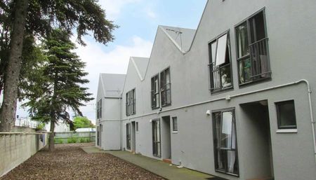 Student accommodation 5 x bedrooms fully furnished - Photo 5