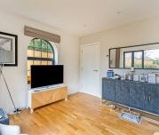 2 bedroom end of terrace house to rent - Photo 1