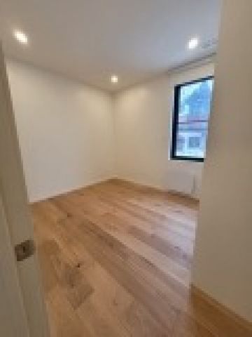 Magnifique condo de 2 chambres, offert en location semi-meublée ! - Photo 2