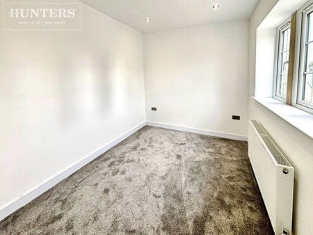 5 bedroom House To Let - Photo 4