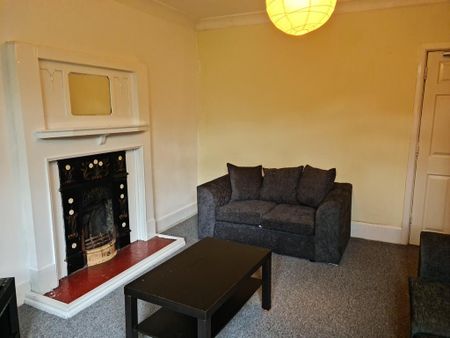 6 bedroom detached house to rent - Photo 3