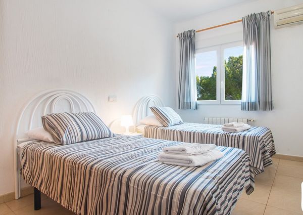 VILLA FOR RENT ALL YEAR ROUND WITH PRIVATE POOL IN MORAIRA