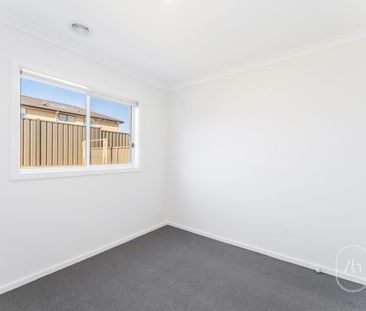 33 Gelantipy Drive, Truganina, Vic 3029 - Photo 6