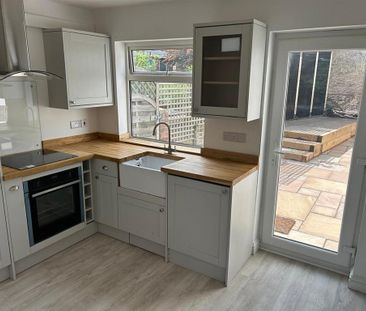 2 bedroom terraced house to rent - Photo 4