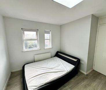 2 Bed Terraced House, Carver St, NG7 - Photo 3