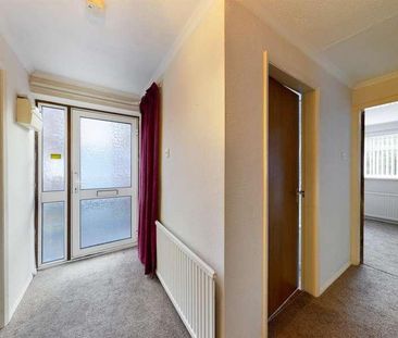 Lytham Drive, Cottingham, HU16 - Photo 5