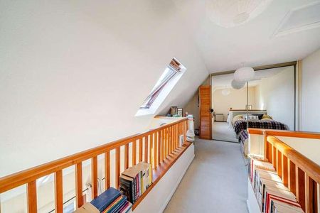 Alterton Close, Woking, GU21 - Photo 3