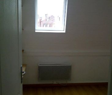 LOCATION : appartement T2 (45 m²) à LA MADELEINE - Photo 3