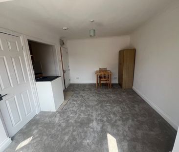 Studio Flat, Brentfield Gardens, NW2 - Photo 6