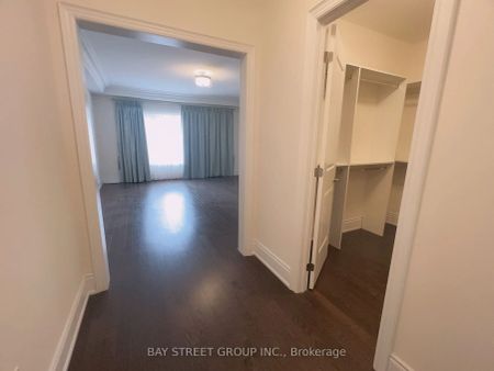 Detached Home For Lease | N9245919 - Photo 5