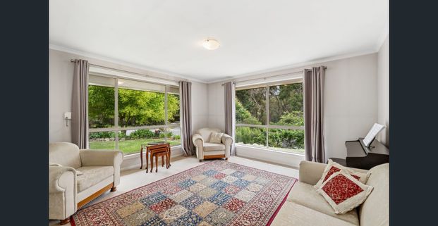 Charming 5 Bedroom Family Home in Nairne! - Photo 1