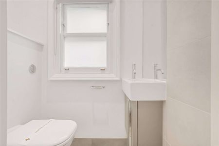 A 2 bedroom apartment located on the popular Marylebone High Street. - Photo 5