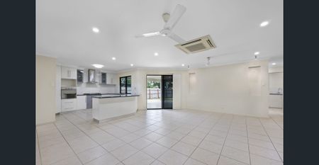 BEAUTIFUL FAMILY HOME - Photo 5